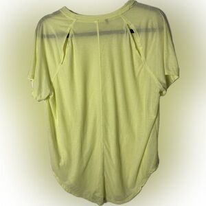 Under Amour light weight short sleeve tee shirt
